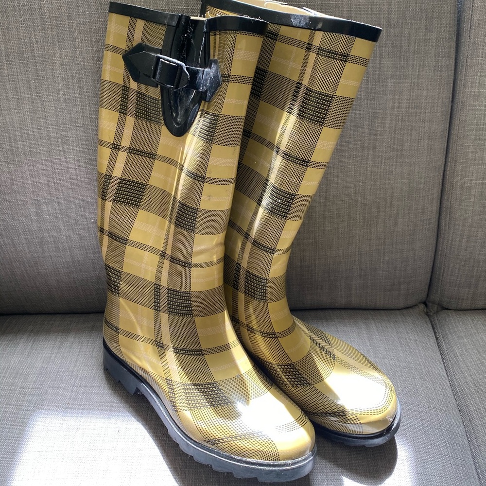 Rain boots